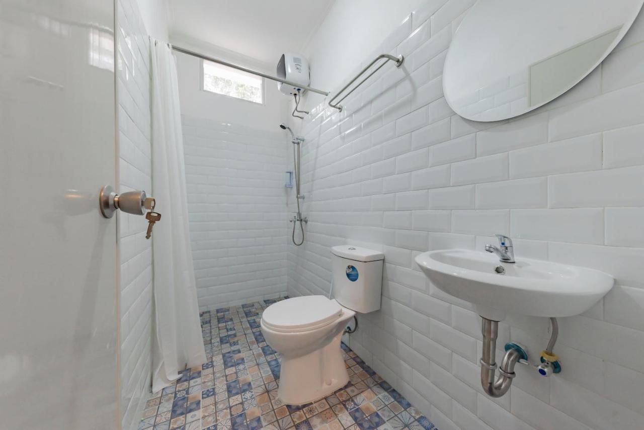 Reddoorz Plus Near Surapati Core 반둥 객실 사진