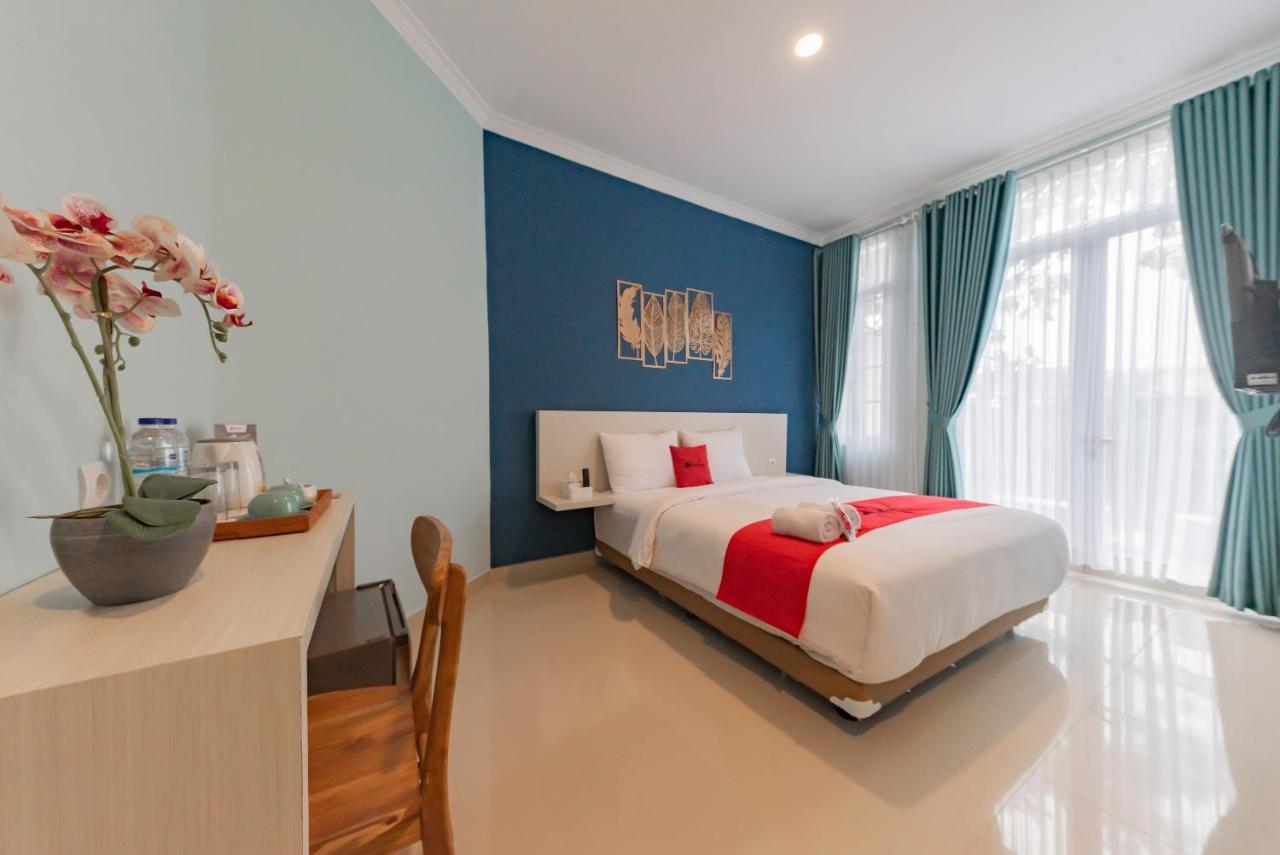 Reddoorz Plus Near Surapati Core 반둥 외부 사진