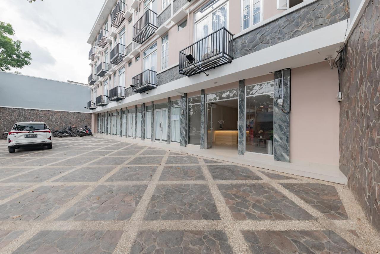Reddoorz Plus Near Surapati Core 반둥 외부 사진