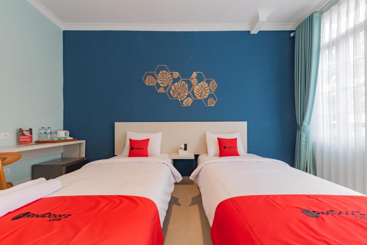 Reddoorz Plus Near Surapati Core 반둥 외부 사진