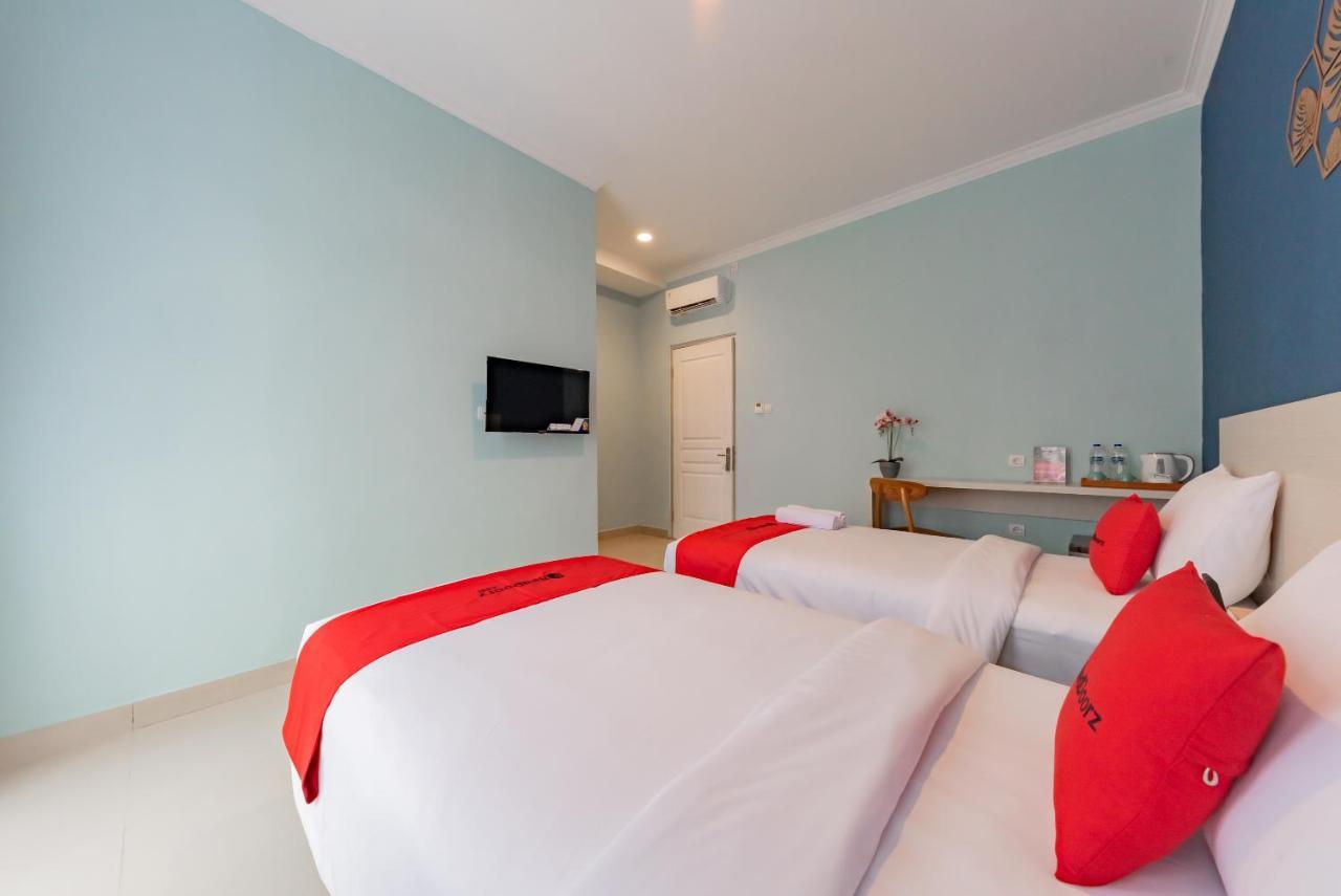 Reddoorz Plus Near Surapati Core 반둥 외부 사진